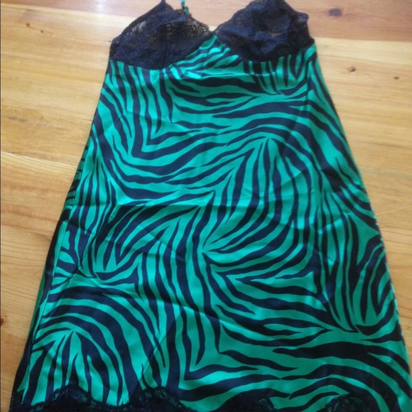 Victoria's Secret vintage zebra lingerie - Picture 6 of 6